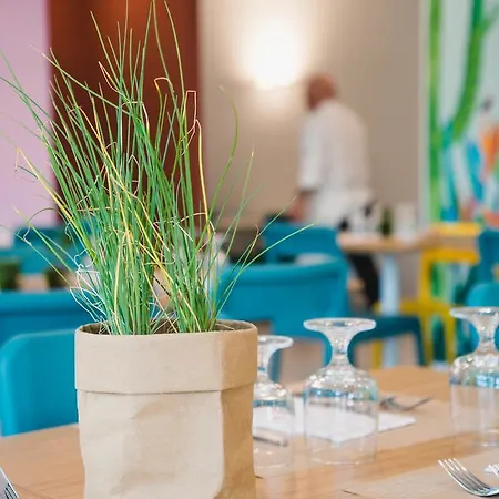 Esperia Hotel 3*